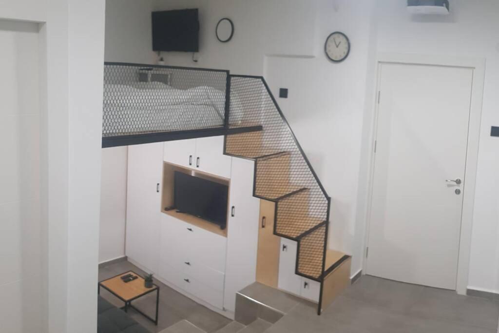 Centrally-Located Quiet Cozy Loft Apartment Beersheba Екстериор снимка