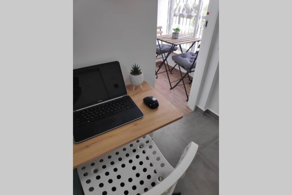 Centrally-Located Quiet Cozy Loft Apartment Beersheba Екстериор снимка